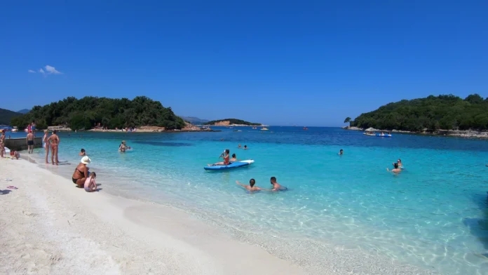 52-summer-view-of-beautiful-ksamil-beach-in-albania-SBI-351302121-1