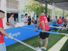 Human Foosball Arena: Το πιο διασκεδαστικό παιχνίδι του καλοκαιριού βρίσκεται στο κατάστημα της Allwyn στο Σύνταγμα