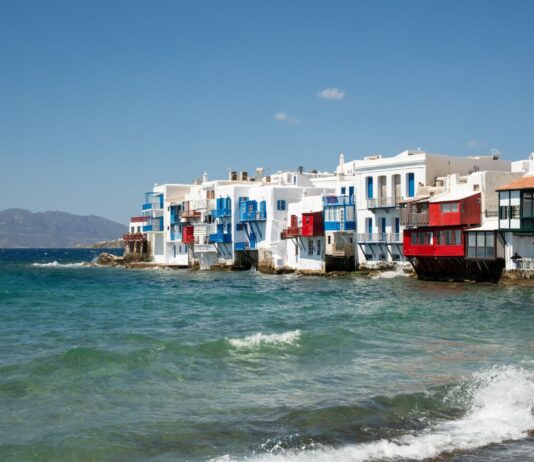 Συνελήφθη 57χρονος στη Μύκονο για εκβιασμό επιχείρησης