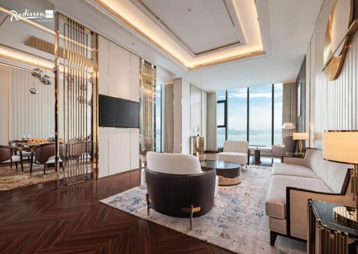 Radisson -Blu- Hotel
