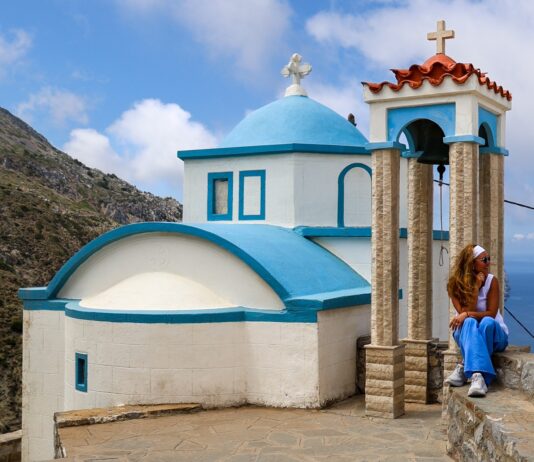 Κορυφαία travel blogger από τη Νορβηγία προβάλει την Κάρπαθο