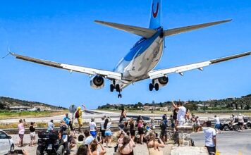 Νέος τραυματισμός τουρίστριας στη Σκιάθο από ρεύμα αέρα τουρμπίνας αεροσκάφους