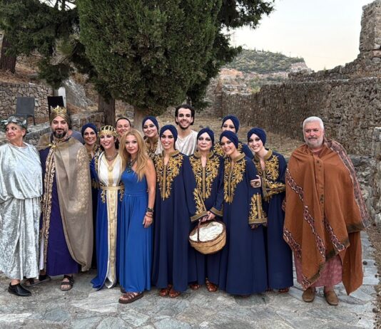 Θερμό χειροκρότημα για τον «Ίωνα» στο Κάστρο της Ναυπάκτου