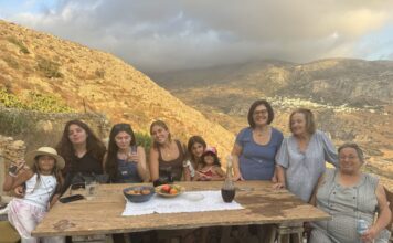 EOT: Η Αμοργός προβάλλεται στο 8σέλιδο αφιέρωμα του National Geographic Traveller (UK)