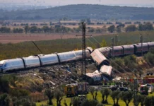 Ισπανία: Τριήμερο πένθος και έρευνα για τη σύγκρουση τρένων με 68 νεκρούς